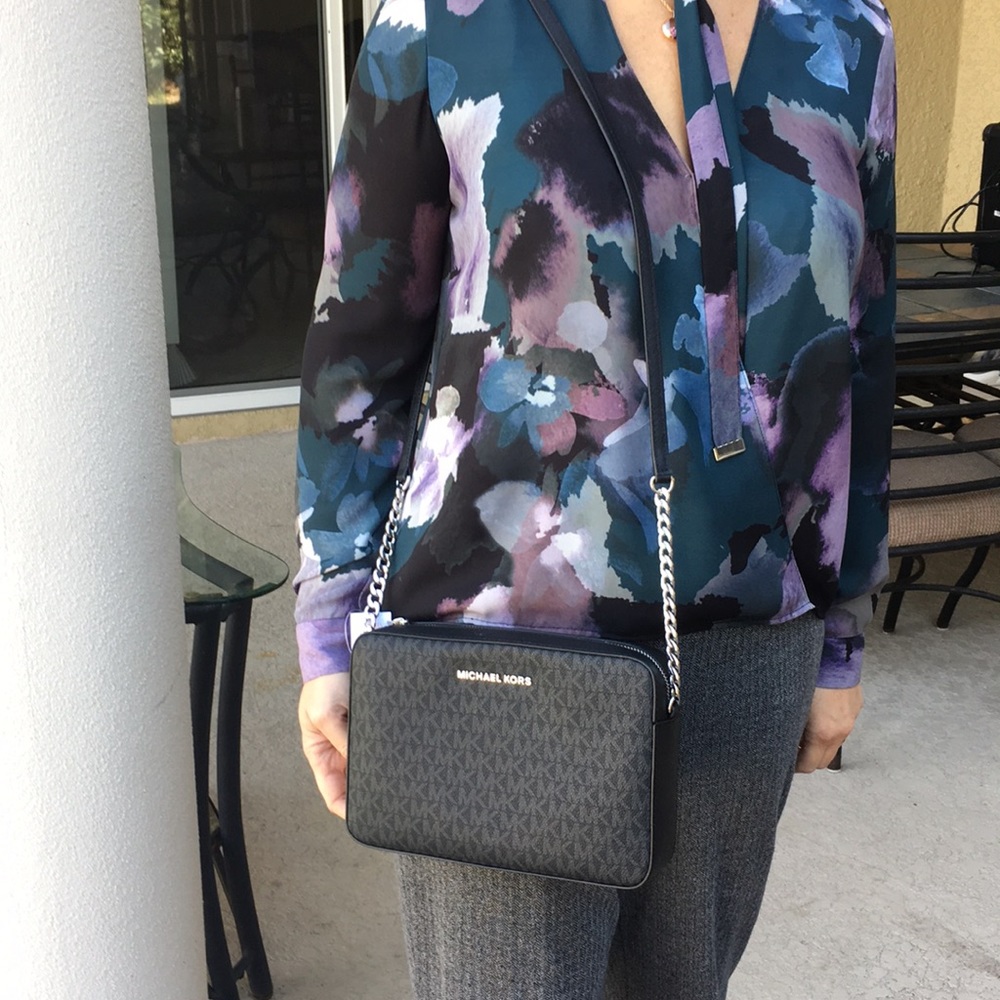 MICHAEL KORS LG EW CROSSBODY Bag Black - Picture 8 of 8